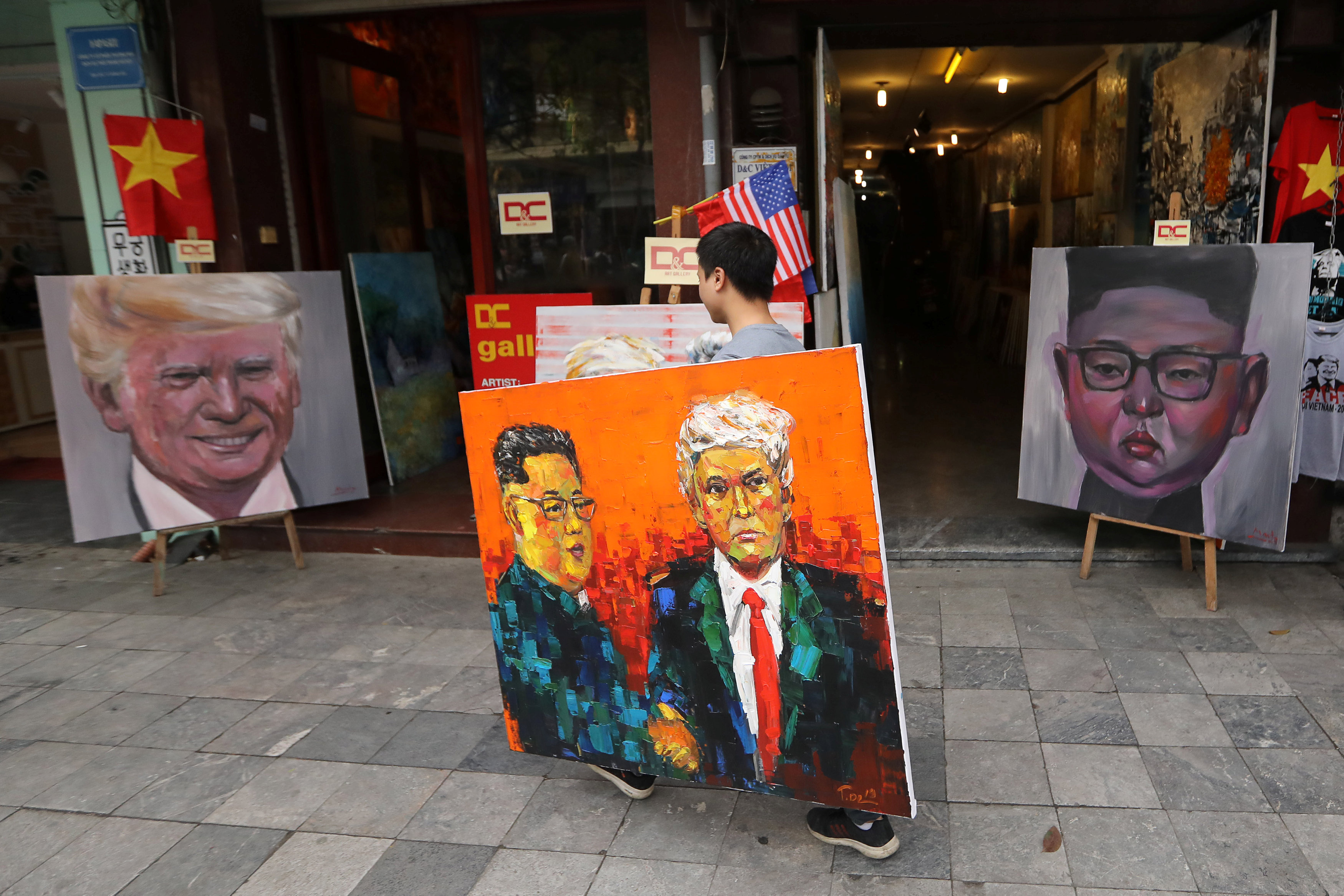 ترامب وكيم يهيمنان على الشارع الفيتنامى