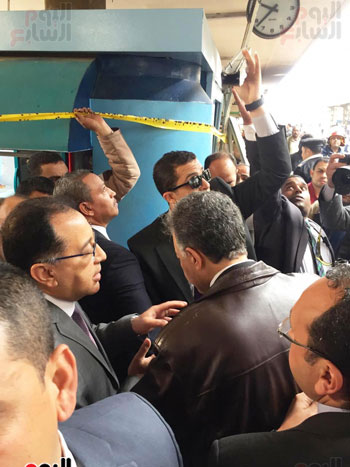 رئيس الوزراء فى محطة مصر (17)