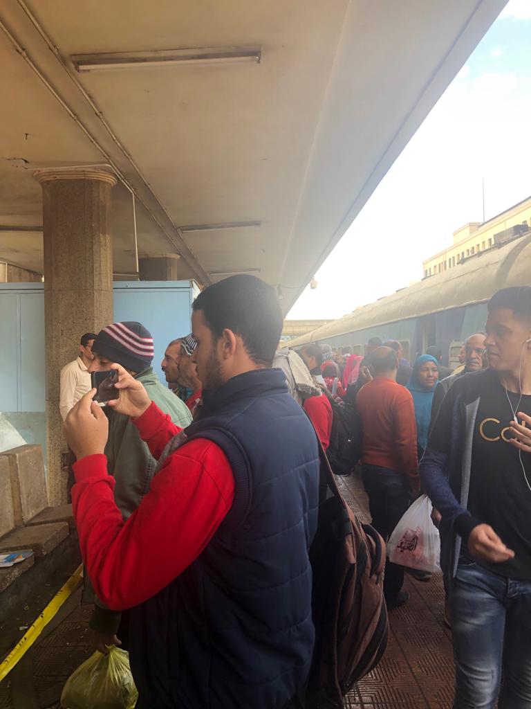 عودة حركة القطارات لطبيعتها بمحطة مصر (2)