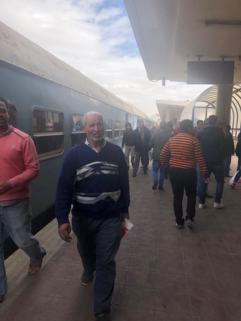 عودة حركة القطارات لطبيعتها بمحطة مصر (5)