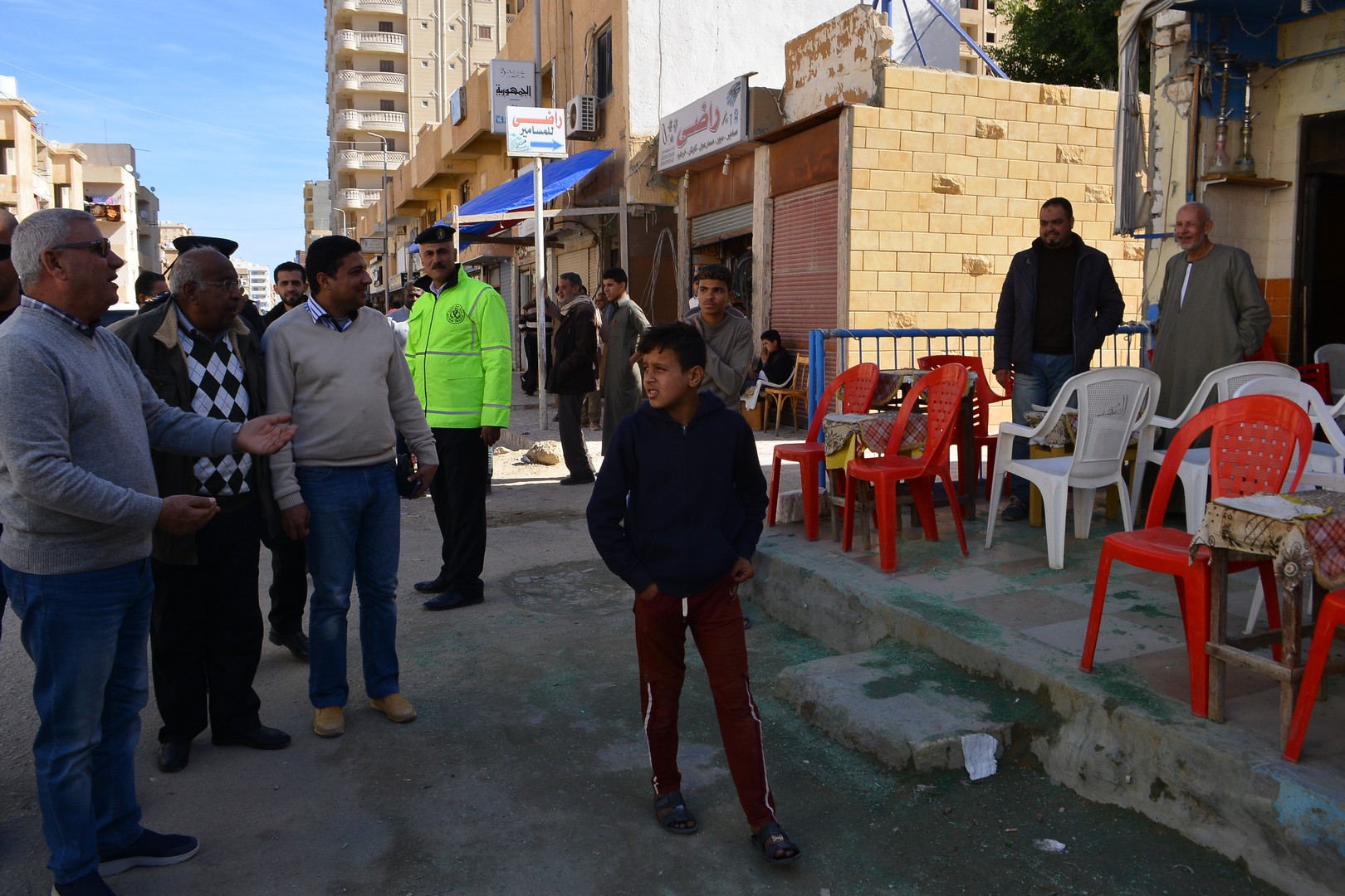 محافظ مطروح يوجه بتوسعة شارع المرور القديم  (3)