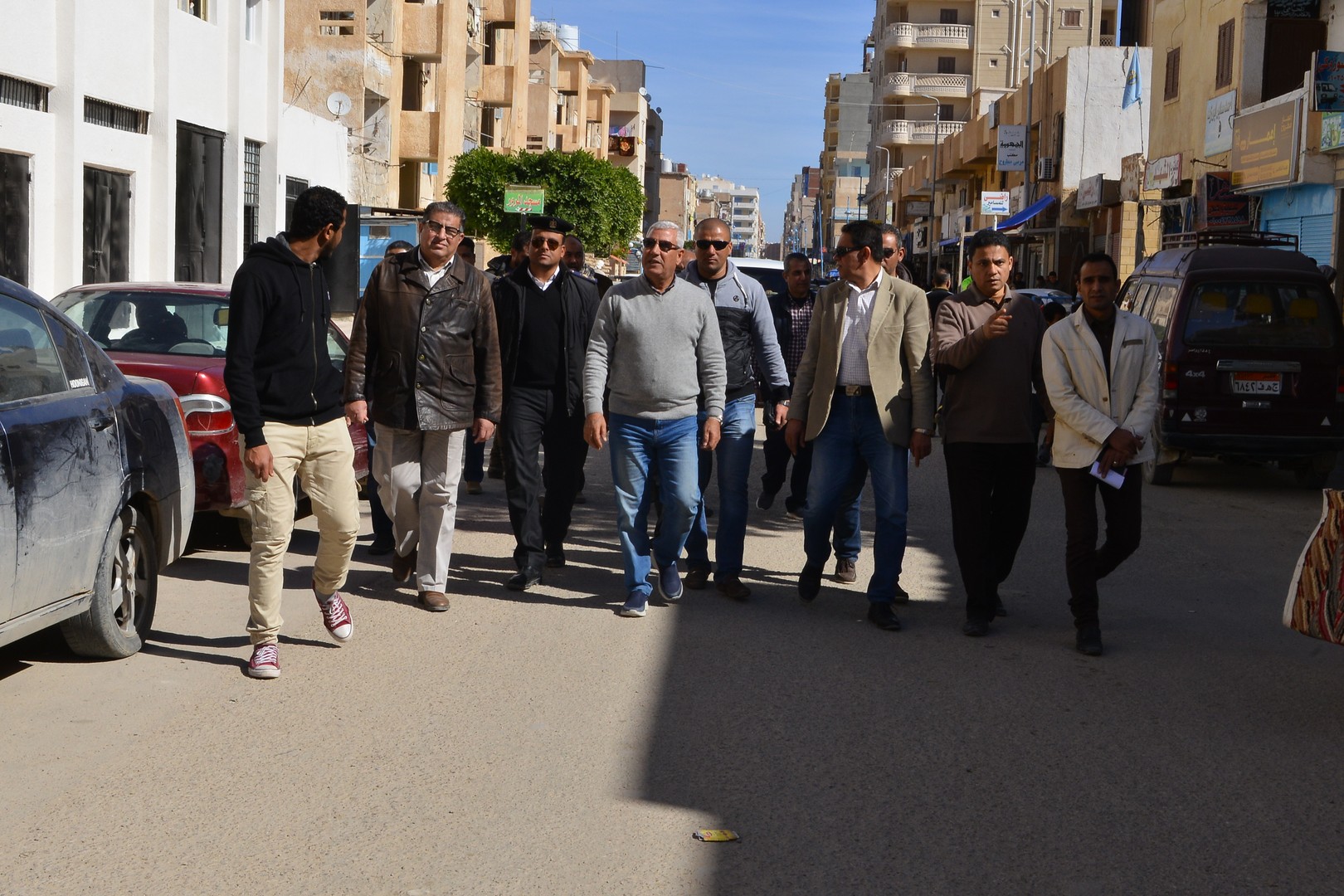 محافظ مطروح يوجه بتوسعة شارع المرور القديم  (4)