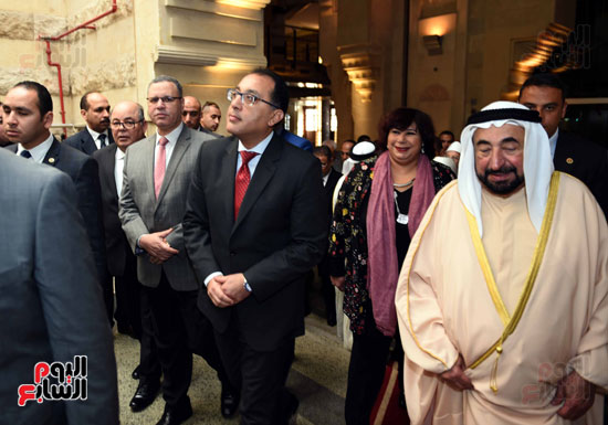 رئيس الوزراء وحاكم الشارقة يفتتحان مبنى دار الكتب بباب الخلق بعد ترميمها  (11)