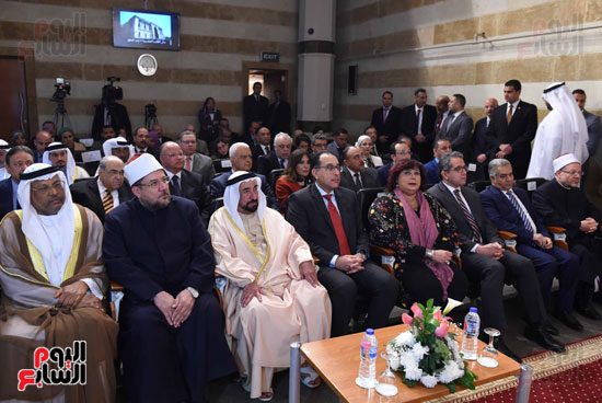 رئيس الوزراء وحاكم الشارقة يفتتحان مبنى دار الكتب بباب الخلق بعد ترميمها  (19)