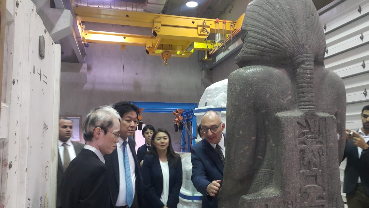 مستشار رئيس الوزارء اليابانى يزور المتحف المصري الكبير  (2)