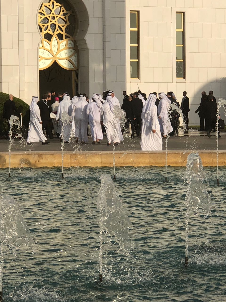 وصول بابا الفاتيكان المسجد