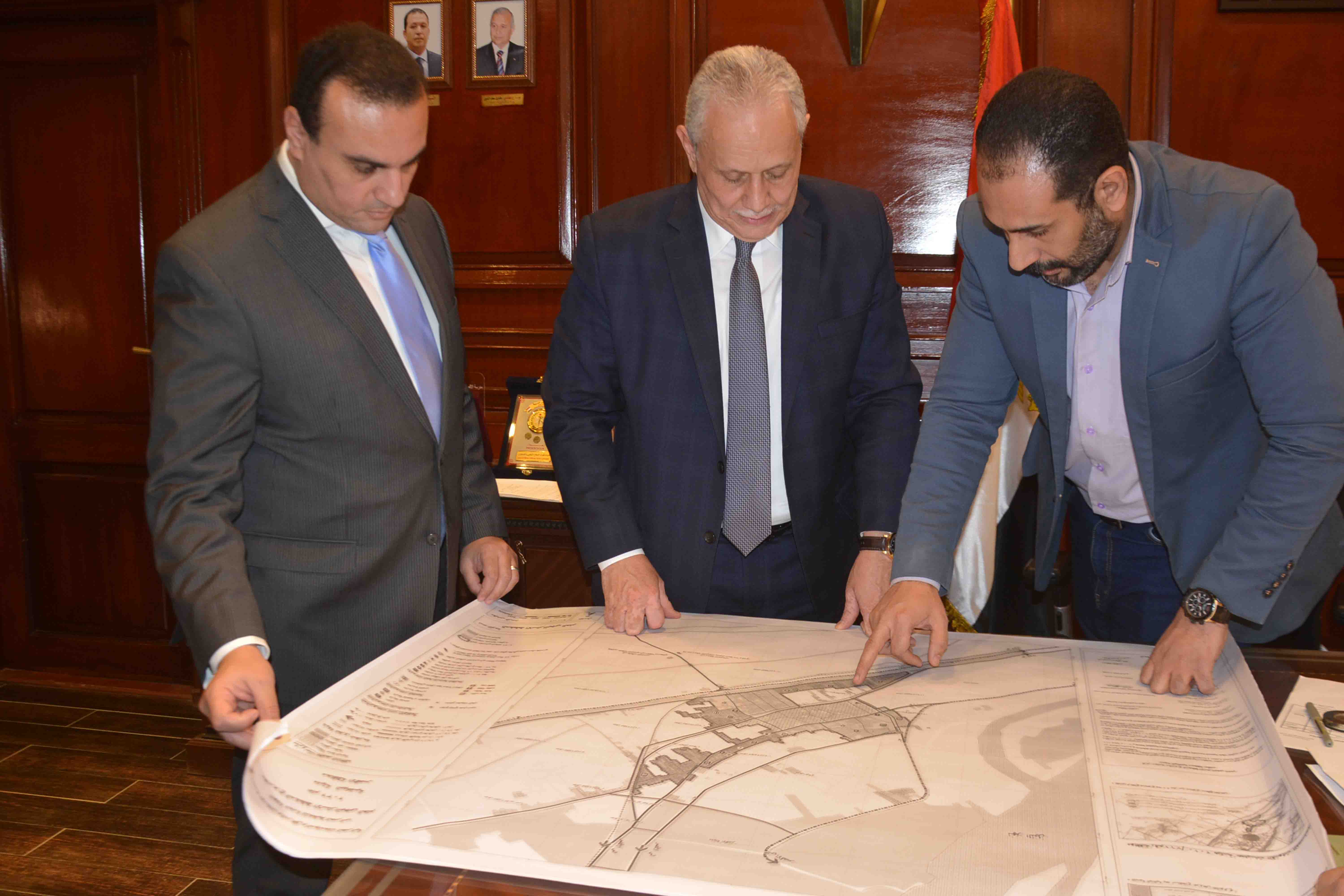 محافظ الأقصر يعتمد المخطط الإستراتيجي العام لمدينة البياضية وتحديد المشروعات (2)