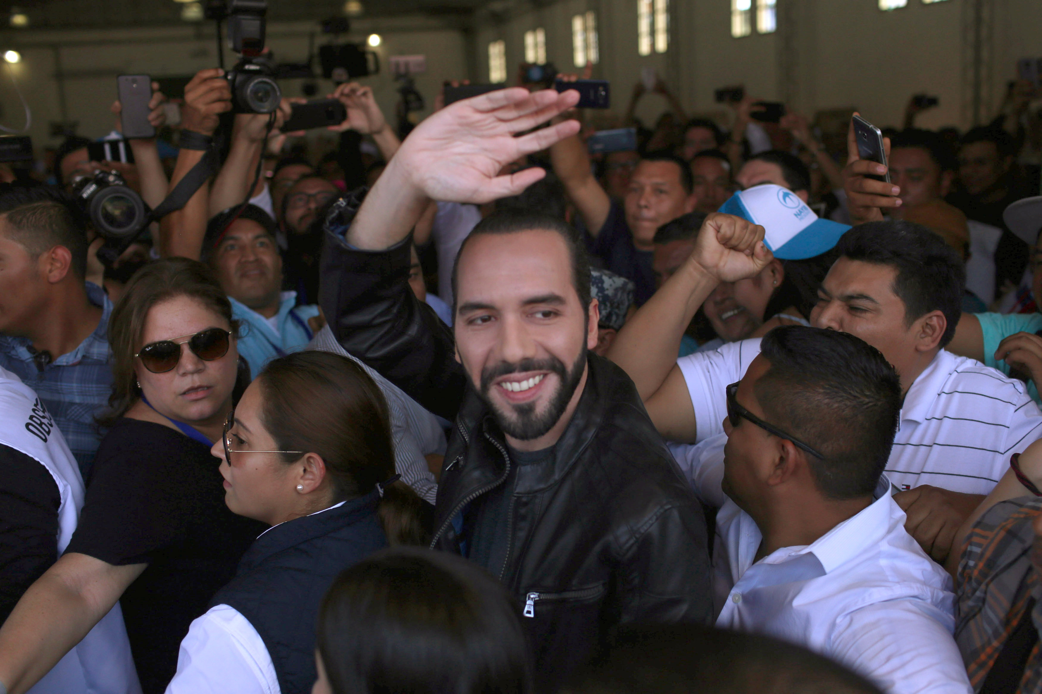 بوكيلى يتصدر النتائج الأولية لانتخابات الرئاسة فى السلفادور (4)