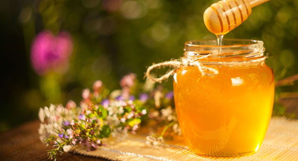 العسل ضرورى مع السمسم لتقوية الشعر والتخلص من القشرة