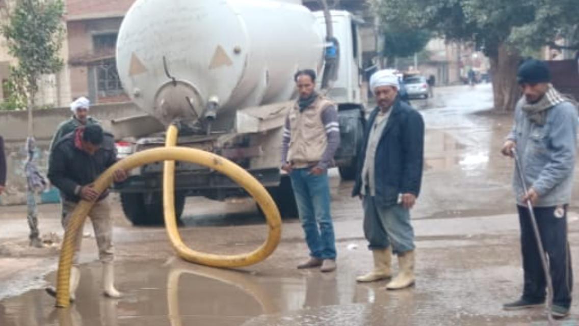 شفط مياه الأمطار من شوارع الزقازيق (3)