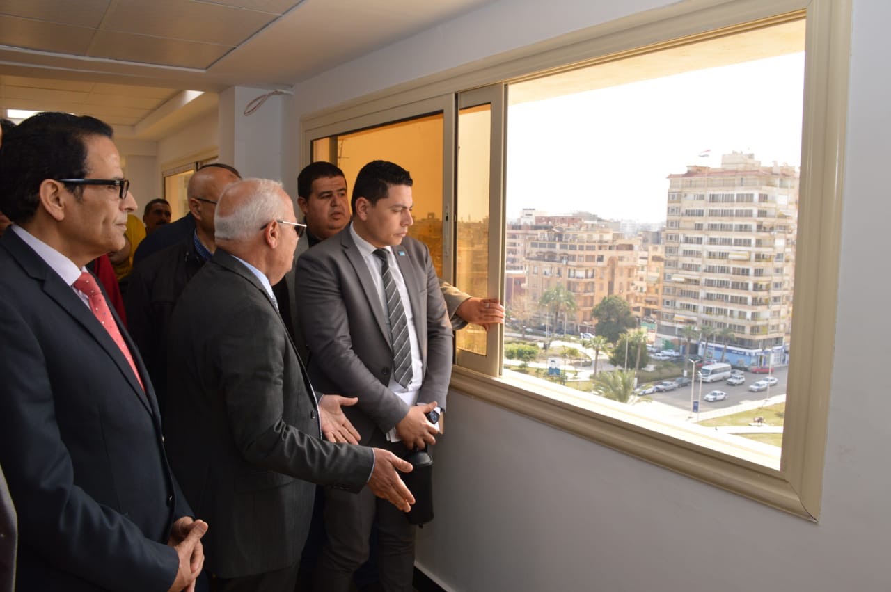محافظ بورسعيد يتابع أعمال تطوير مبني الديوان العام للمحافظة (3)