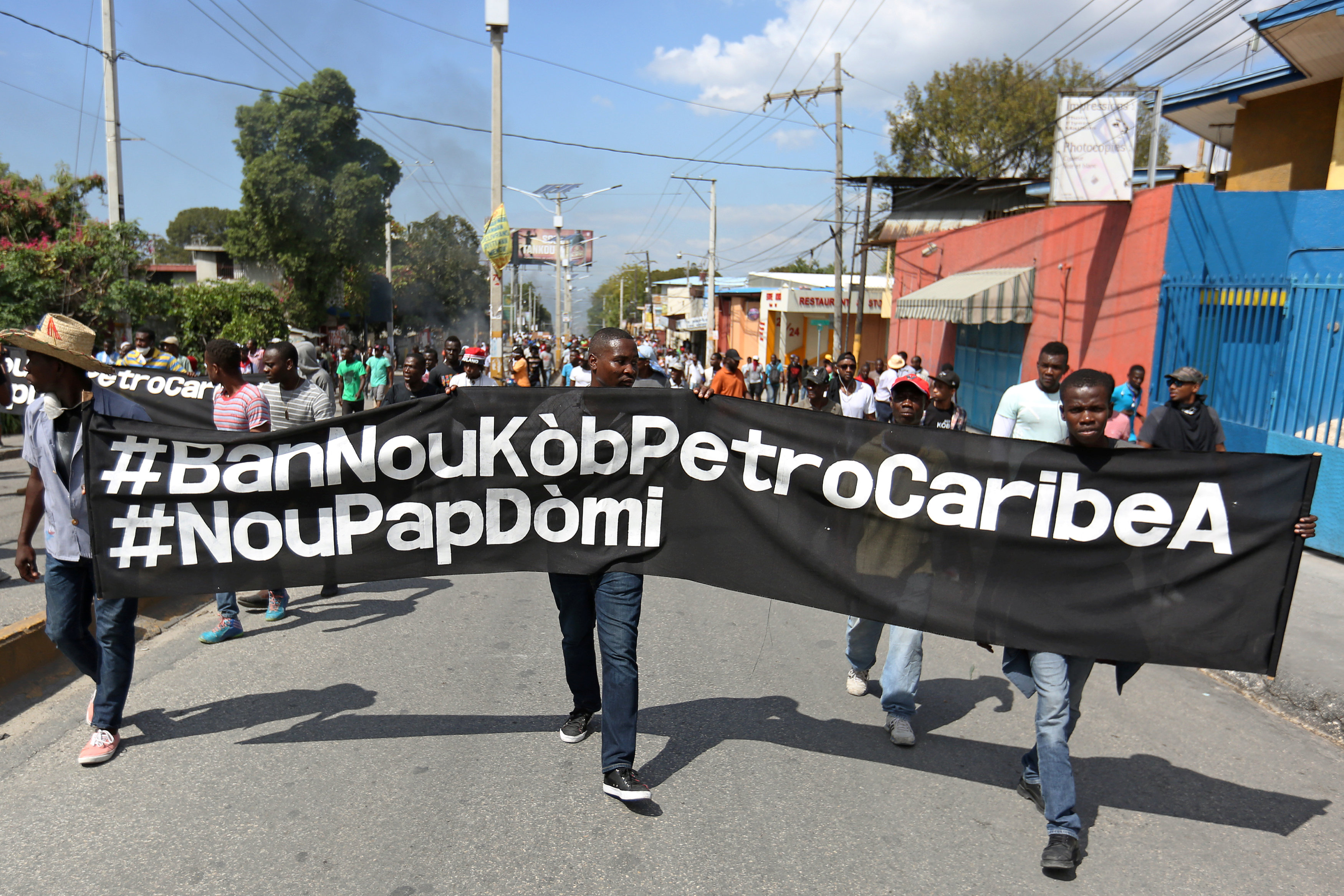 مظاهرات عنيفة فى هايتى بسبب الفساد (1)
