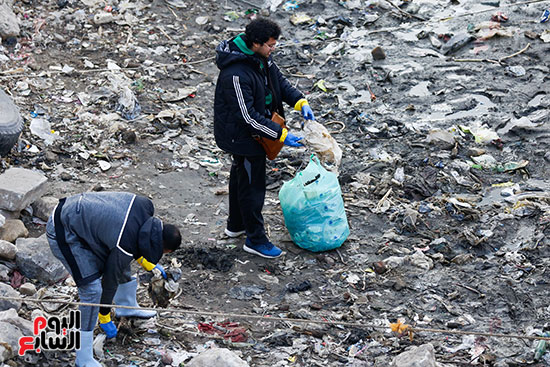وزيرة البيئة تطلق حملة لتنظيف نهر النيل من المخلفات خاصة البلاستيكية (71)