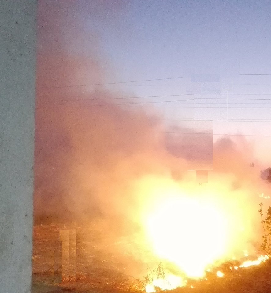 حريق بحوش مواشي بمدينة إسنا (3)