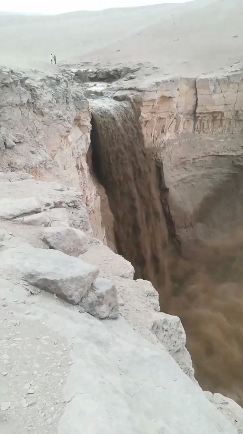 الأمطار الغزيرة فى تشيلى (4)