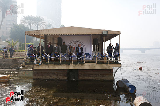 وزيرة البيئة تطلق حملة لتنظيف نهر النيل من المخلفات خاصة البلاستيكية (15)