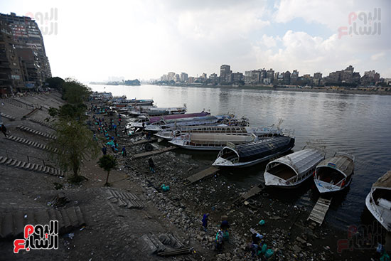 وزيرة البيئة تطلق حملة لتنظيف نهر النيل من المخلفات خاصة البلاستيكية (66)