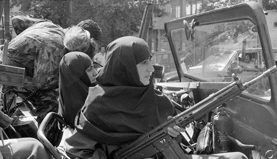 المرأة الإيرانية فى الثورة