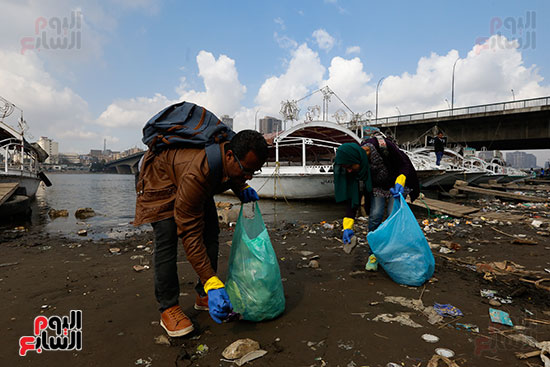 وزيرة البيئة تطلق حملة لتنظيف نهر النيل من المخلفات خاصة البلاستيكية (51)