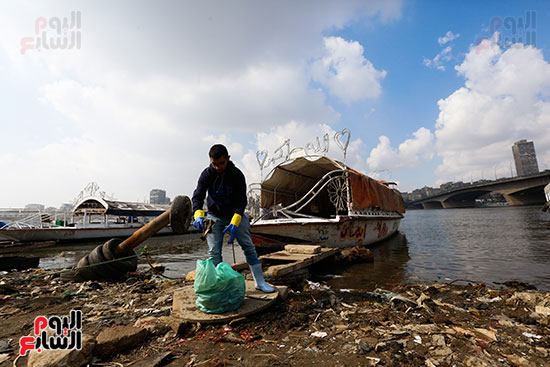 وزيرة البيئة تطلق حملة لتنظيف نهر النيل من المخلفات خاصة البلاستيكية (55)