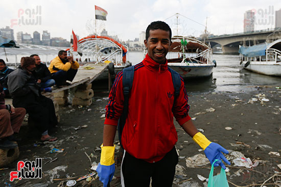 وزيرة البيئة تطلق حملة لتنظيف نهر النيل من المخلفات خاصة البلاستيكية (58)
