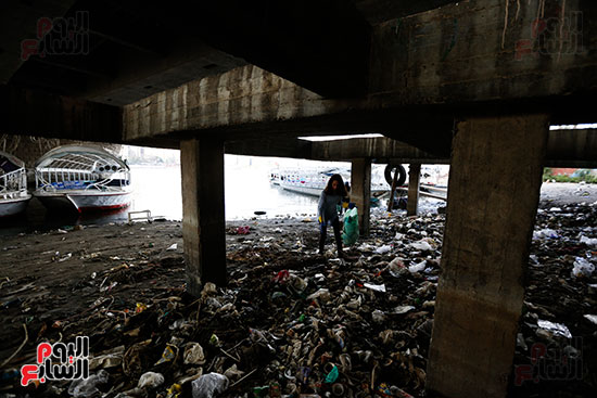 وزيرة البيئة تطلق حملة لتنظيف نهر النيل من المخلفات خاصة البلاستيكية (80)