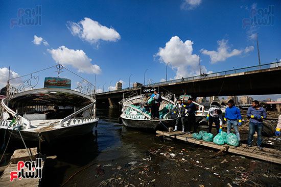 وزيرة البيئة تطلق حملة لتنظيف نهر النيل من المخلفات خاصة البلاستيكية (91)