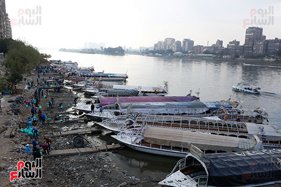 وزيرة البيئة تطلق حملة لتنظيف نهر النيل من المخلفات خاصة البلاستيكية (75)