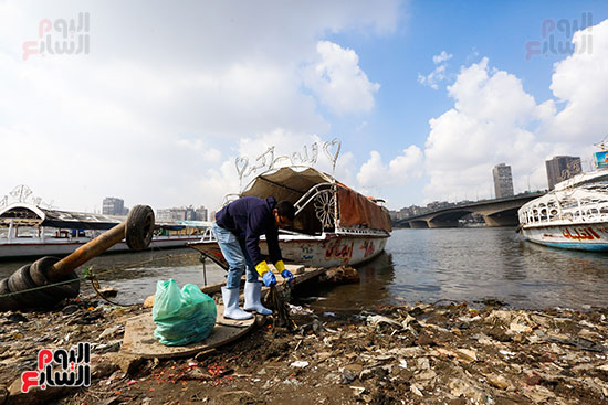 وزيرة البيئة تطلق حملة لتنظيف نهر النيل من المخلفات خاصة البلاستيكية (54)