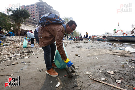 وزيرة البيئة تطلق حملة لتنظيف نهر النيل من المخلفات خاصة البلاستيكية (50)