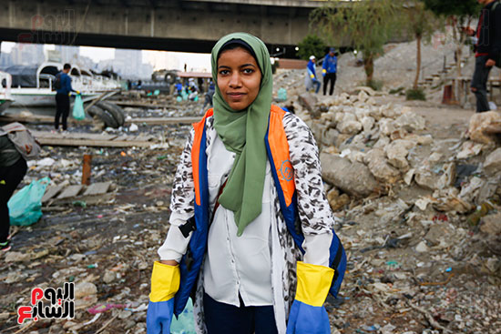 وزيرة البيئة تطلق حملة لتنظيف نهر النيل من المخلفات خاصة البلاستيكية (62)