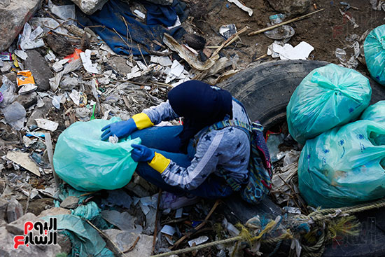 وزيرة البيئة تطلق حملة لتنظيف نهر النيل من المخلفات خاصة البلاستيكية (73)