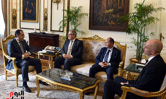 مدبولى يلتقى رئيس عمليات منطقة الشرق الأوسط وأفريقيا فى شركة بوش الألمانية (1)