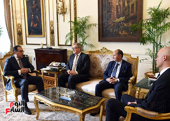مدبولى يلتقى رئيس عمليات منطقة الشرق الأوسط وأفريقيا فى شركة بوش الألمانية (2)