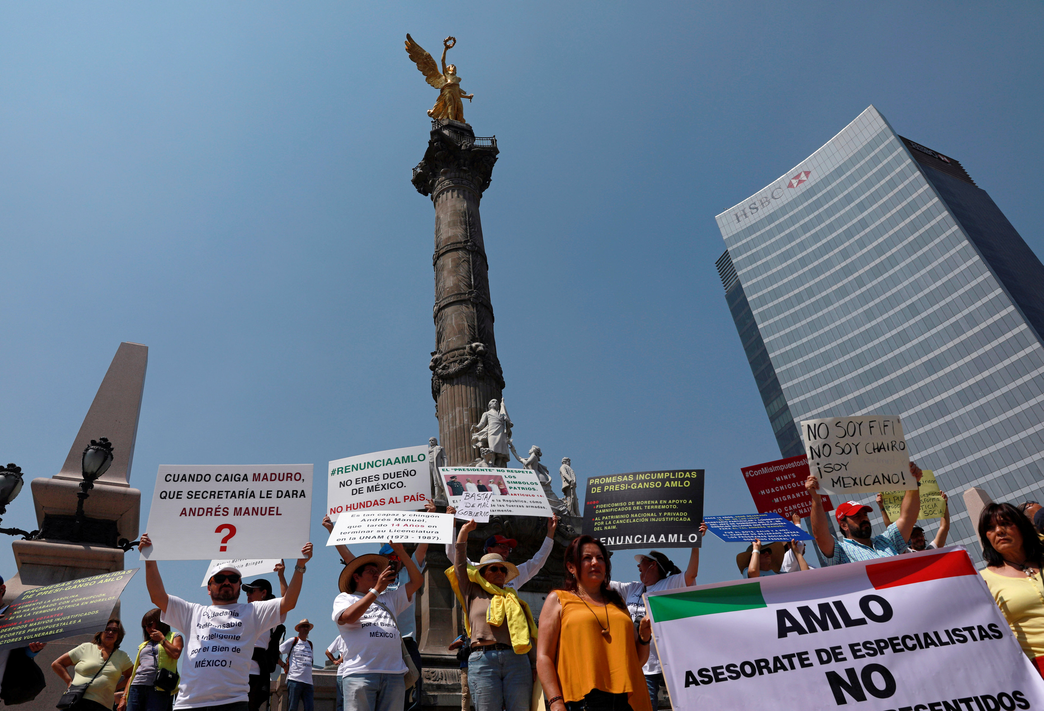 2019-03-10T224559Z_1731463576_RC14FC94C7E0_RTRMADP_3_MEXICO-PRESIDENT-PROTEST