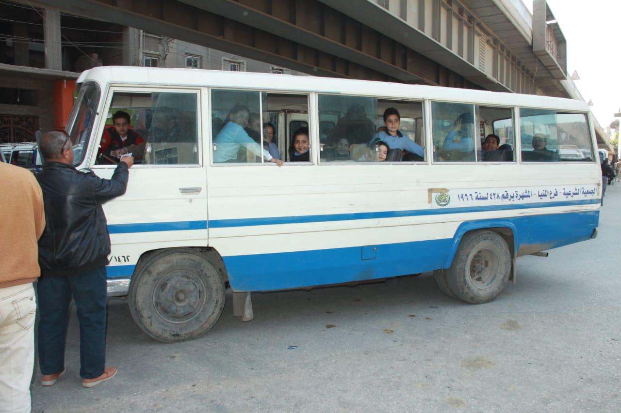 الكشف على 246 سائق حافلات مدرسية بالمنيا  (1)