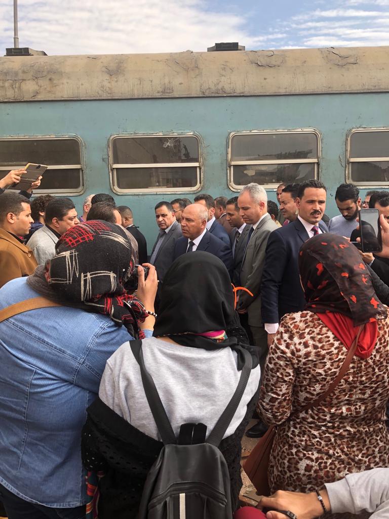 جولة وزير النقل بمحطة مصر  (5)
