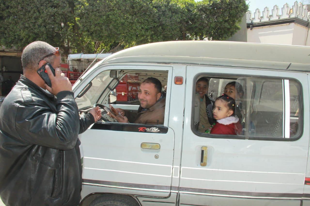 الكشف على 246 سائق حافلات مدرسية بالمنيا  (4)