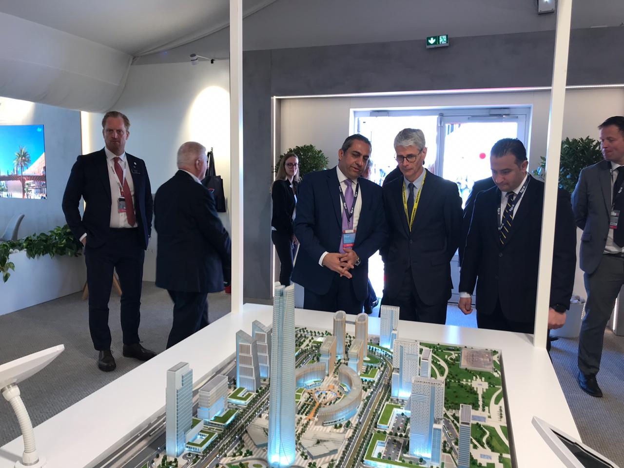 الرئيس التنفيذى لمعرض كان يتفقد الجناح المصرى فى فرنسا الرئيس التنفيذى لمعرض كان يتفقد الجناح المصرى فى فرنسا