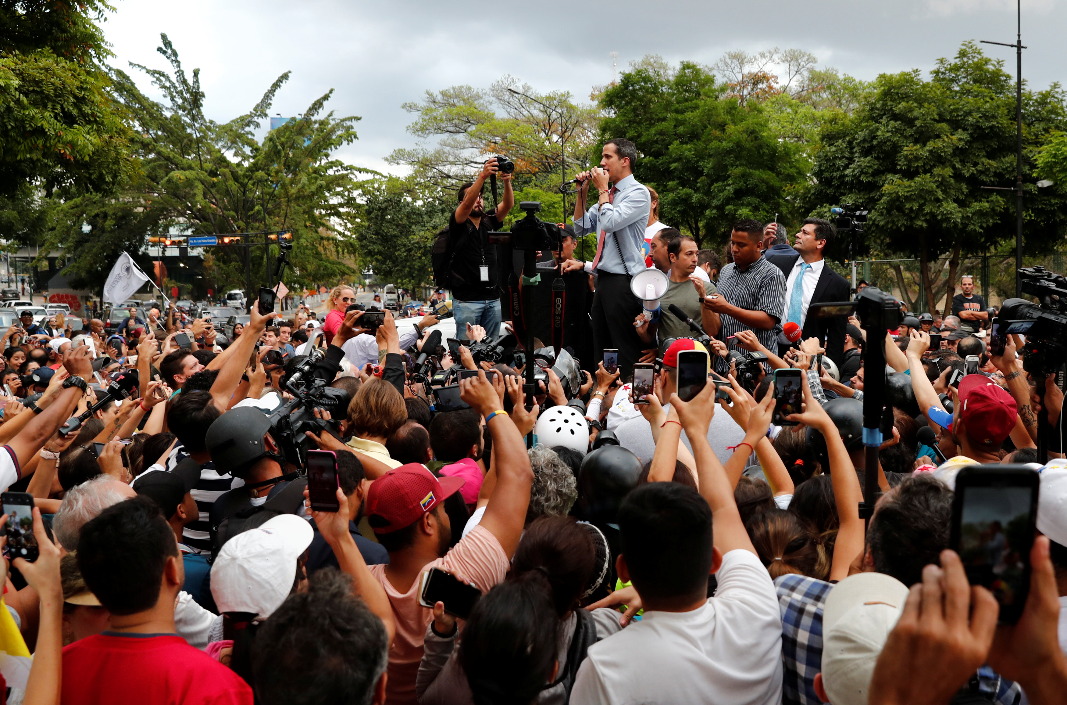 زعيم المعارضة الفنزويلية يخاطب مؤيديه