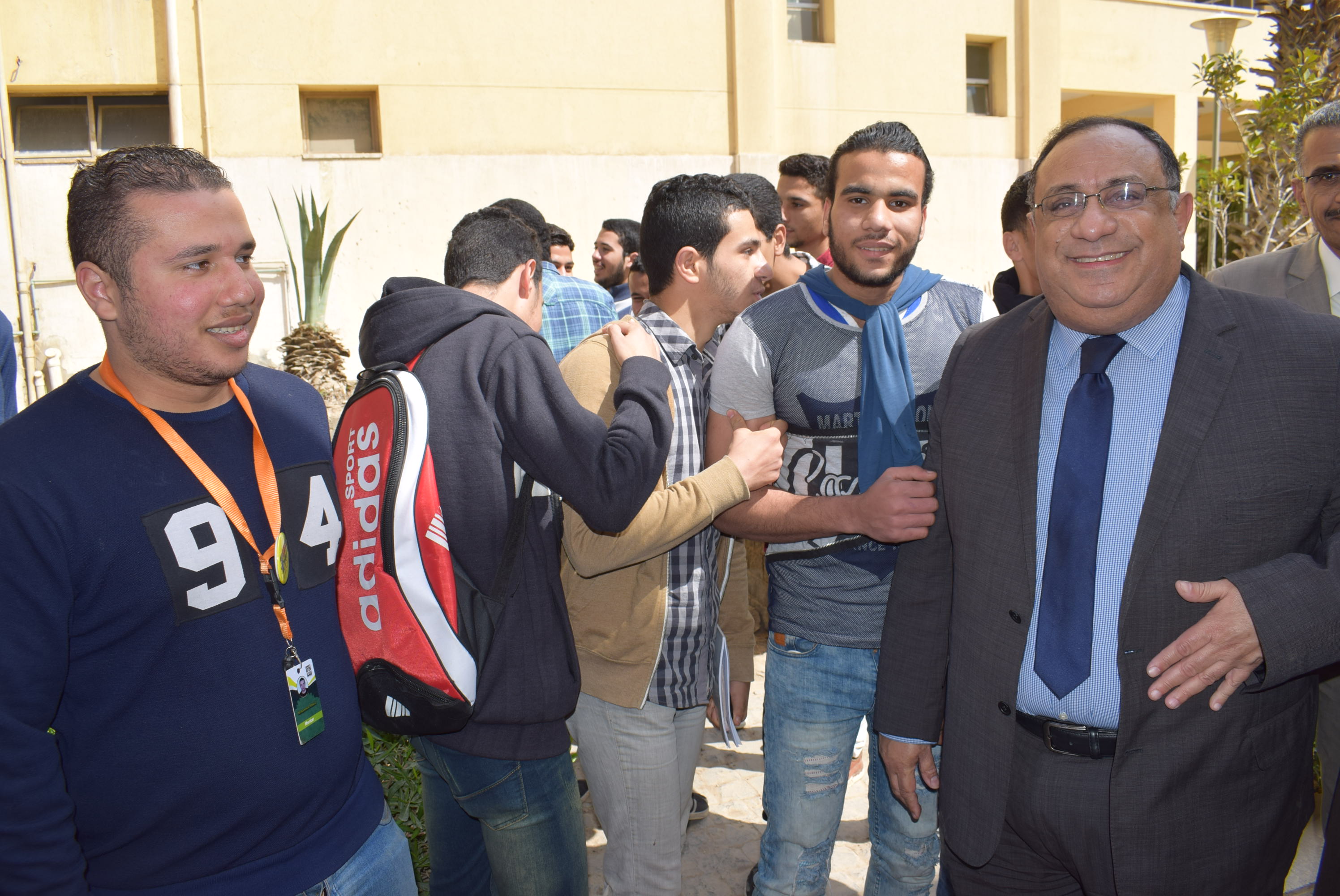 رئيس جامعة حلوان يلتقى طلاب الجامعة (2)