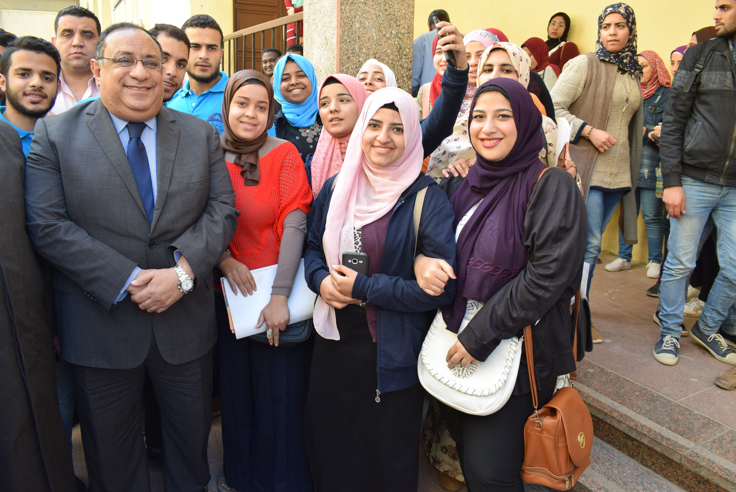 رئيس جامعة حلوان يلتقى طلاب الجامعة (3)