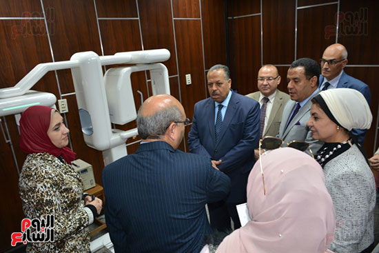 افتتاح قسم الأشعة والفم والفكين بطب أسنان جامعة أسيوط (9)