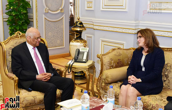 الدكتورعلى عبد العال رئيس مجلس النواب يلتقى السفيرة تانيا اجيار فرنانديز سفيرة كوبا بالقاهرة (1)