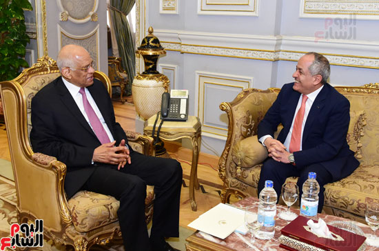 على عبد العال رئيس مجلس النواب يلتقى السفير علي العابد سفير المملكة الأردنية الهاشمية بالقاهرة (2)