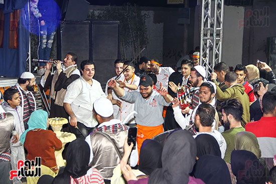 أشهر فرقة إنشاد سورية تفتتح مطعم سورى (12)