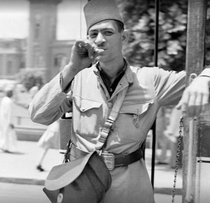 كمسري الترام في ميدان العتبة بالقاهرة سنة 1942