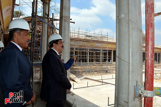 محافظ القليوبية يتفقد أعمال ترميم قصر محمد علي في شبرا الخيمة (12)