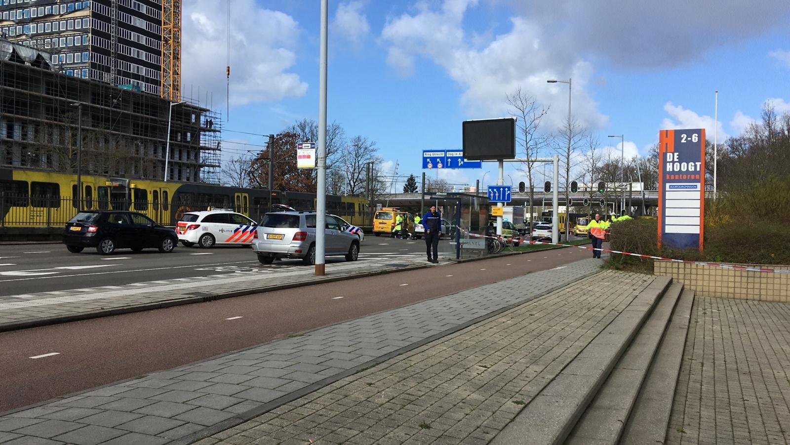 الشرطة الهولندية بموقع الحادث
