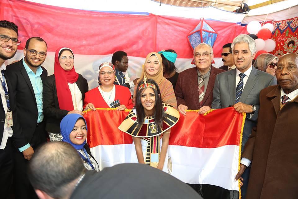 احتفالية يوم الشعوب بكلية العلاج الطبيعى جامعة القاهرة (1)